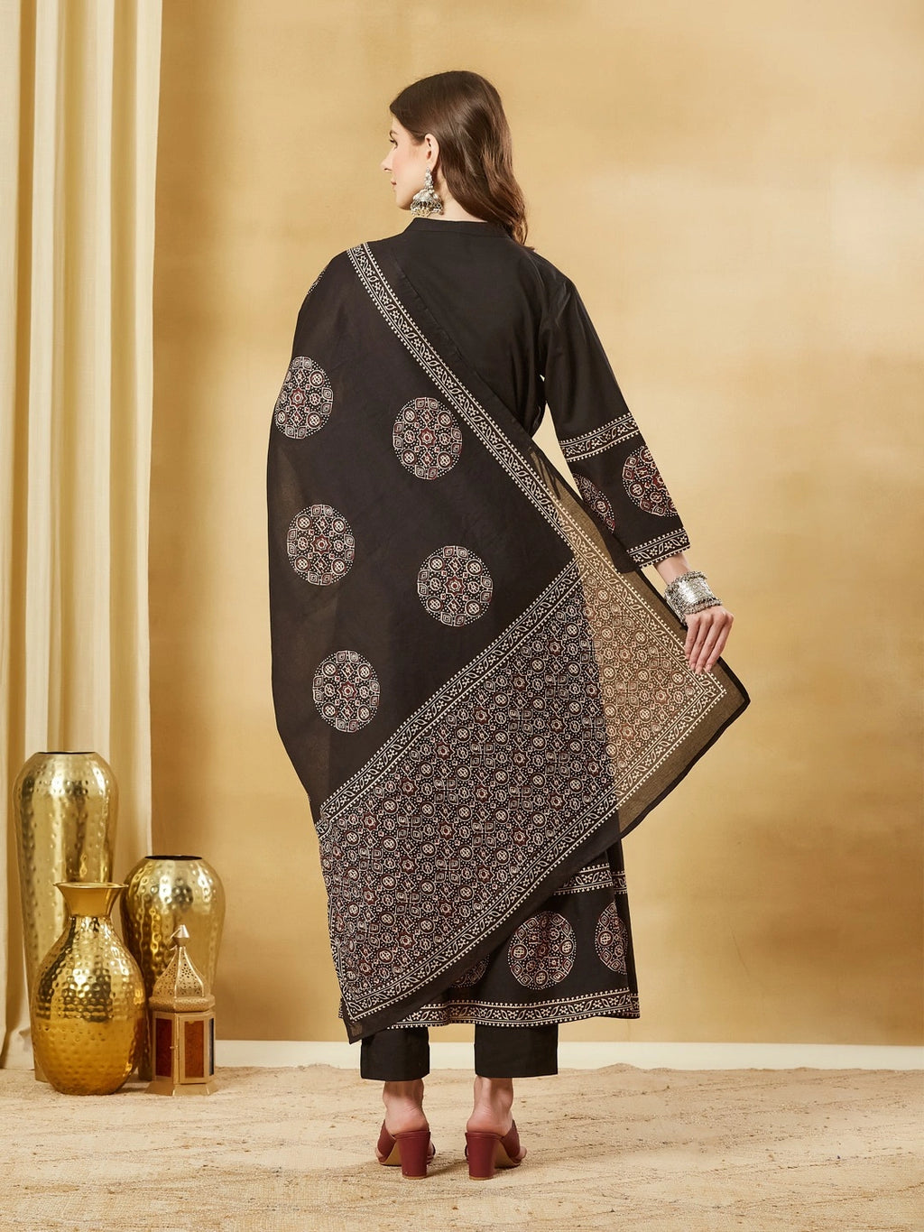 Black Floral Print Anarkali Kurta Sets With Dupatta