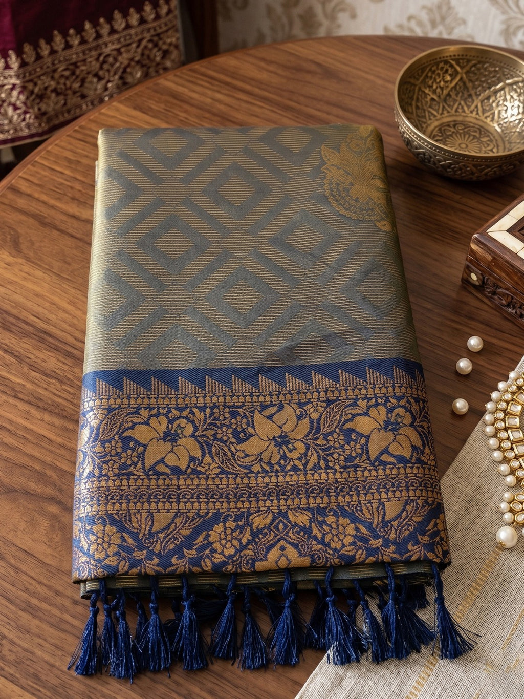 Rich Zari Woven Silk Blend Saree with Contrast Border & Designer Pallu
