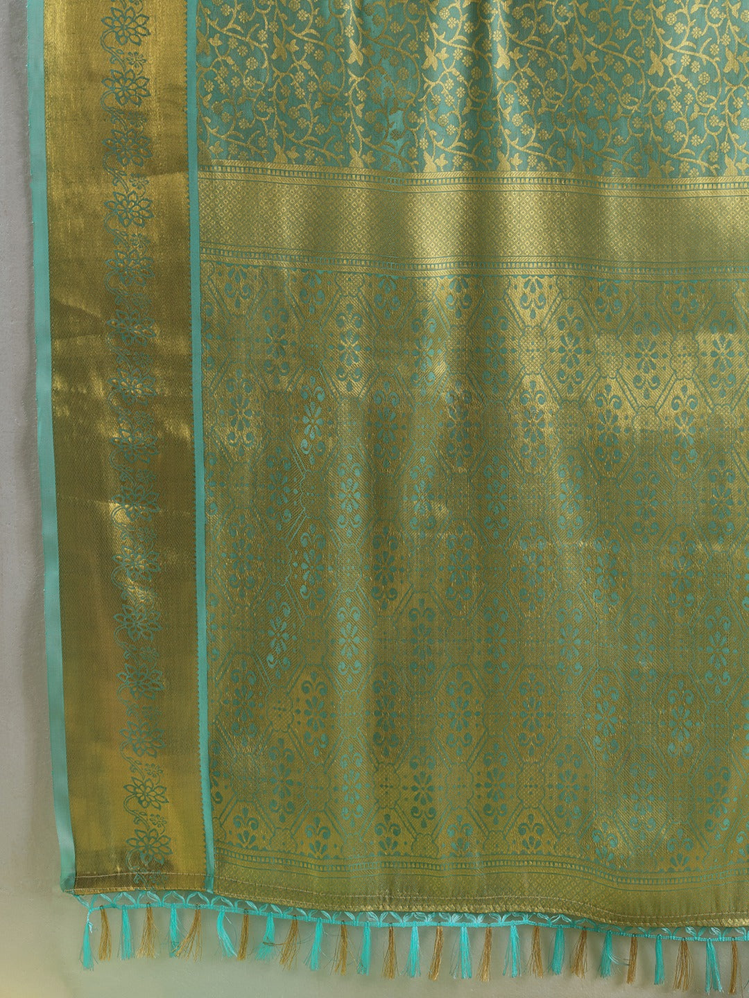 Royal Kanchivaram Silk Sarees: Pure Opulence for Weddings & Celebrations