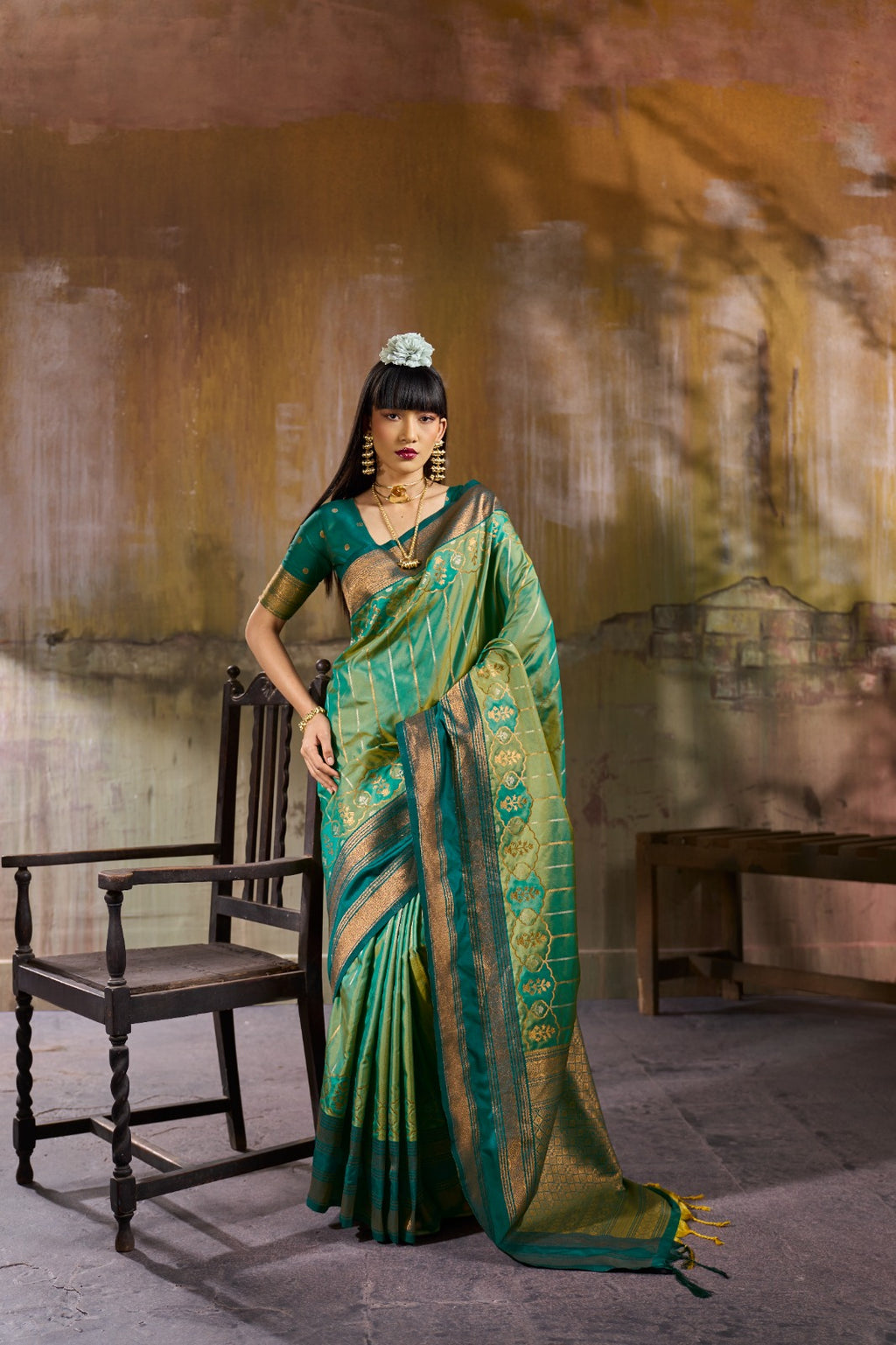 Premium Handloom Silk Saree with Pochampally Weave & Intricate Zari Pallu