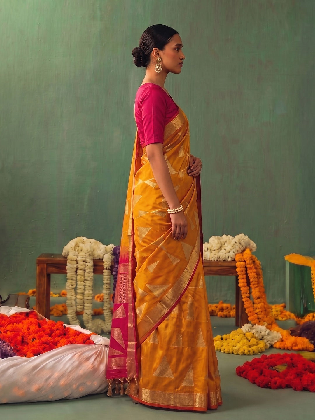 Opulent Radiance: Silk Blend Zari Saree with Contrast Border & Designer Pallu