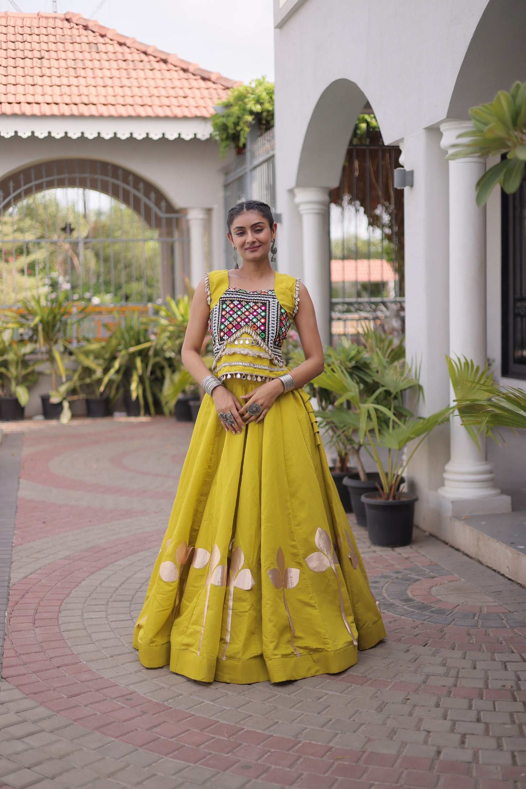 Royal Garba Glamour – Stunning Lehenga Choli Collection