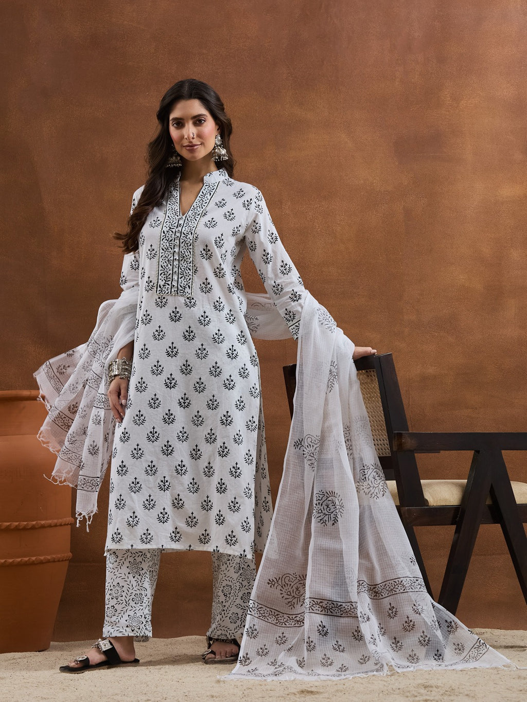 Women's Floral Buti V-Neck Pure Cotton Kurta Set with Kota Doria Dupatta