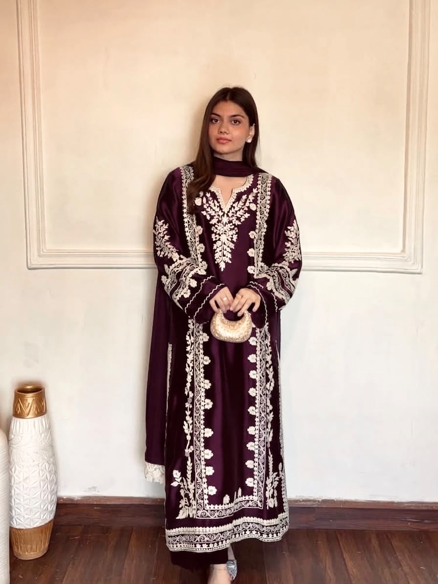 Effortless Opulence: Oversized Pure Satin Rayon Embroidered Kaftan Set with GPU Lace Tabby Organza Dupatta