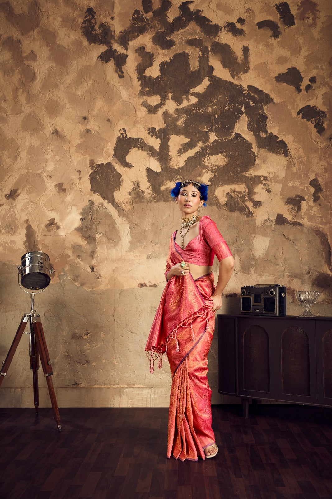 Ethereal Handloom Silk Saree with Intricate Weaving & Unstitched Blouse Piece