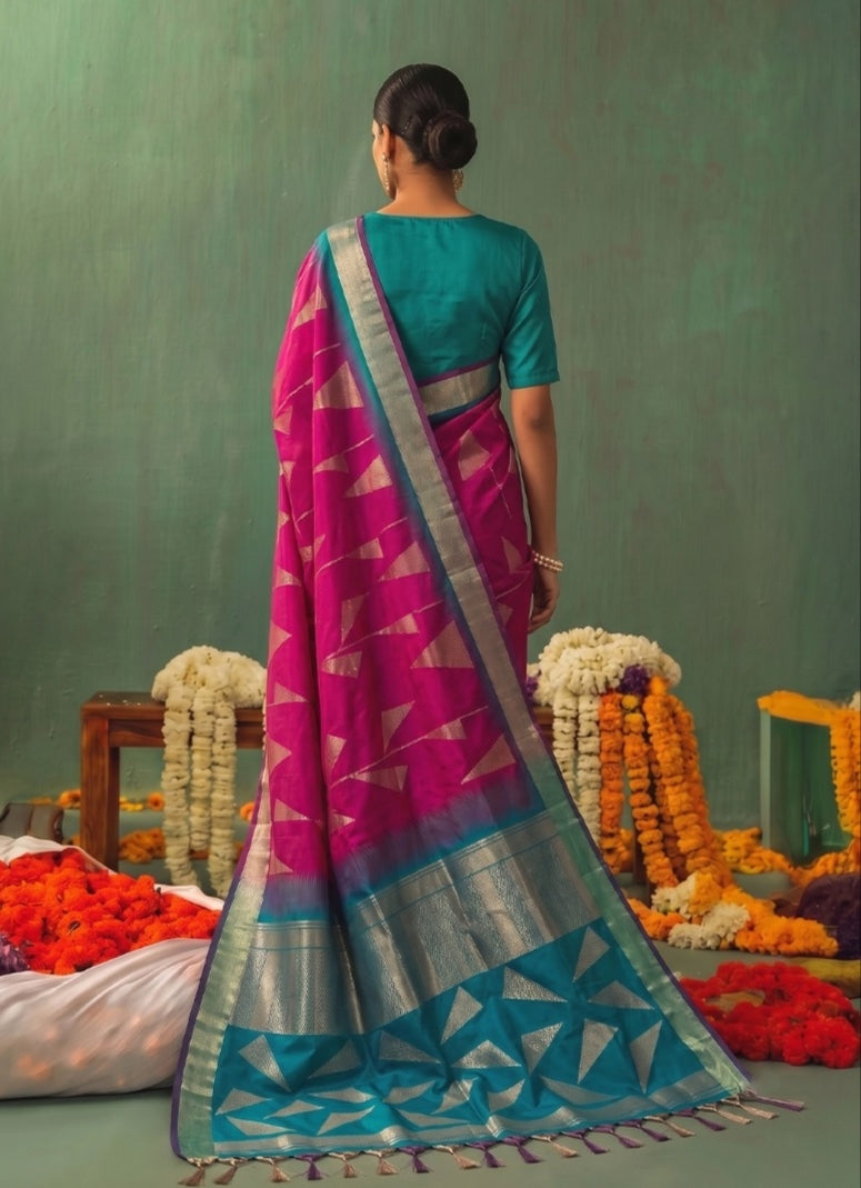Opulent Radiance: Silk Blend Zari Saree with Contrast Border & Designer Pallu