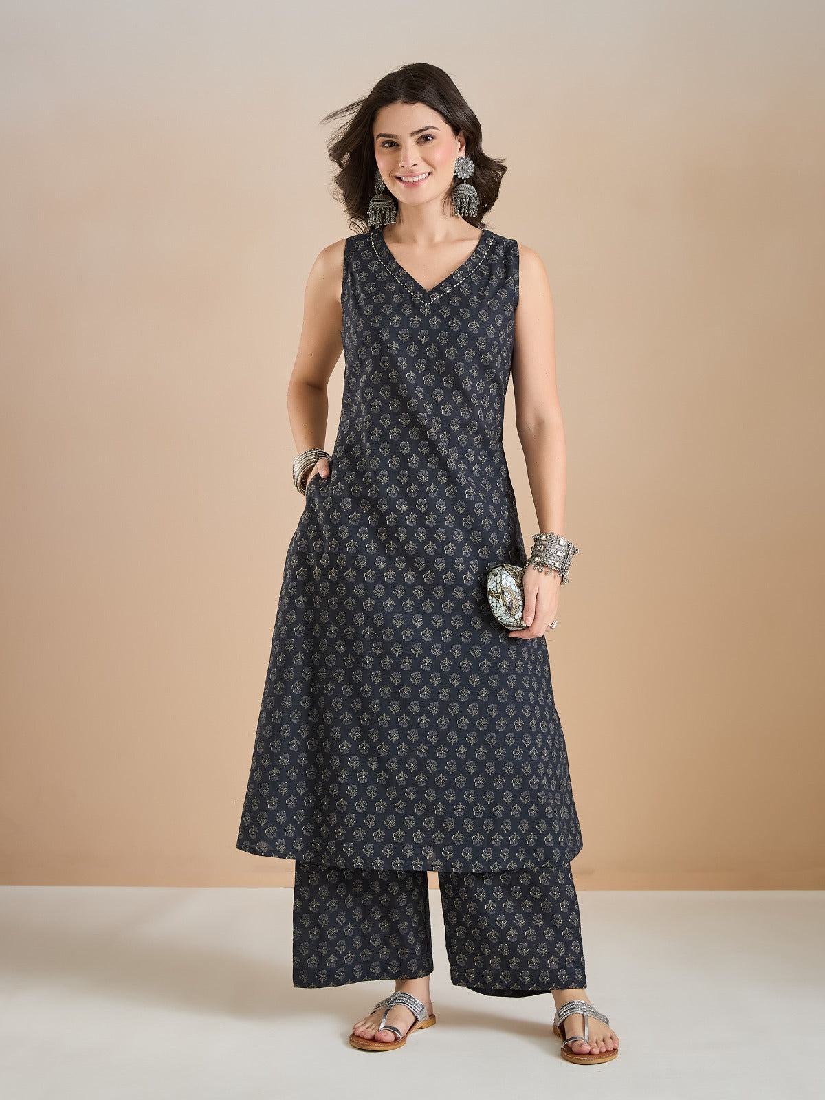 Women Floral Printed Pure Cotton A-line Black Kurta With Palazzos