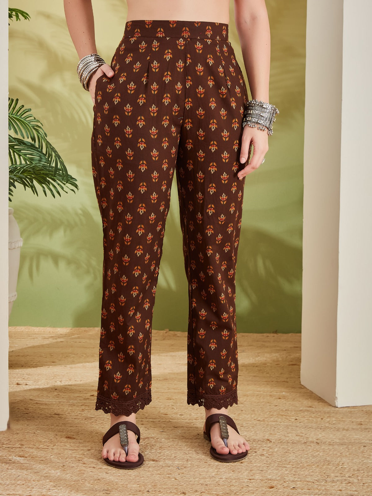 Women Floral Printed Pure Cotton Straight Fit Brown Kurta with Pants