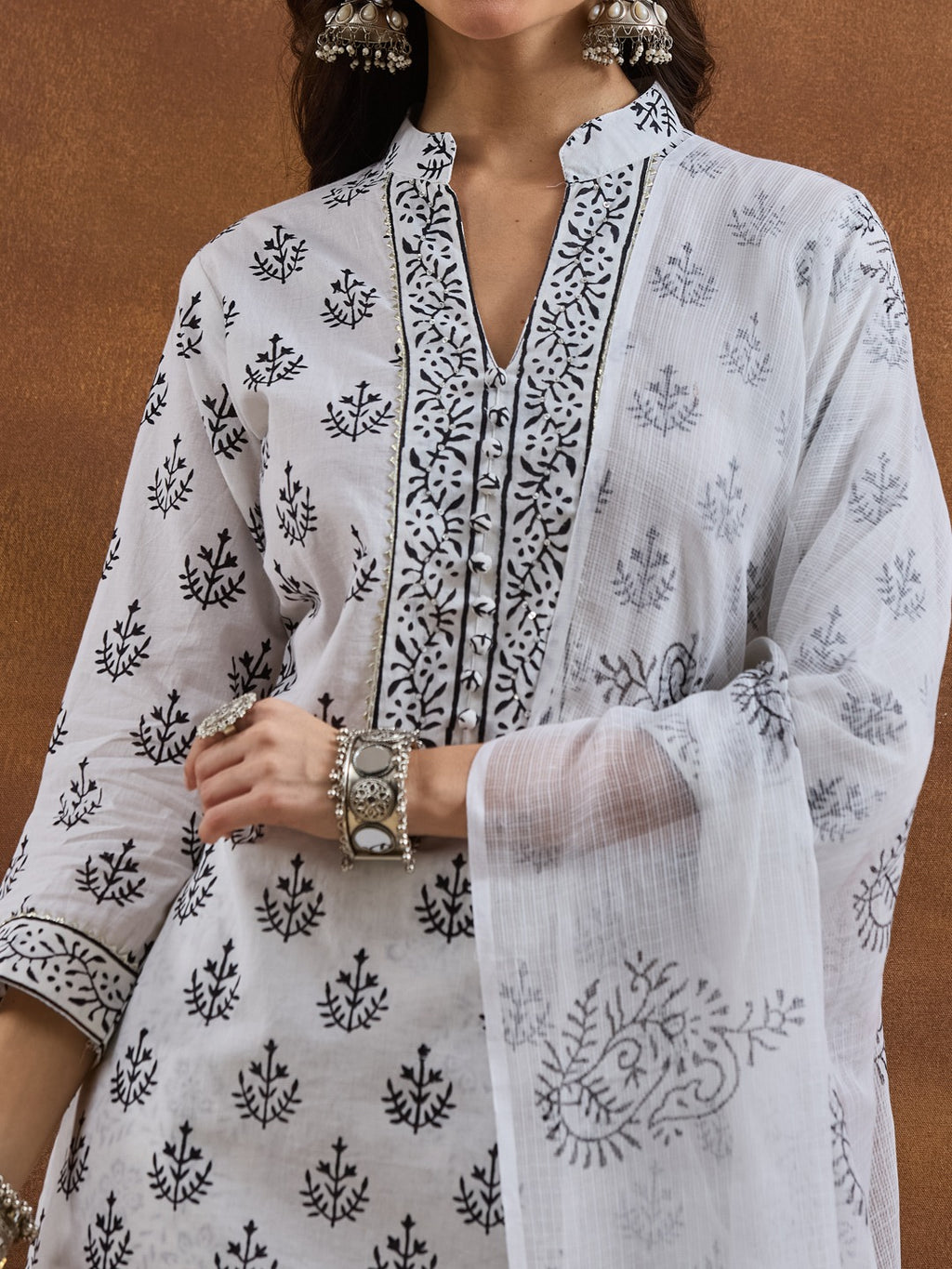 Women's Floral Buti V-Neck Pure Cotton Kurta Set with Kota Doria Dupatta