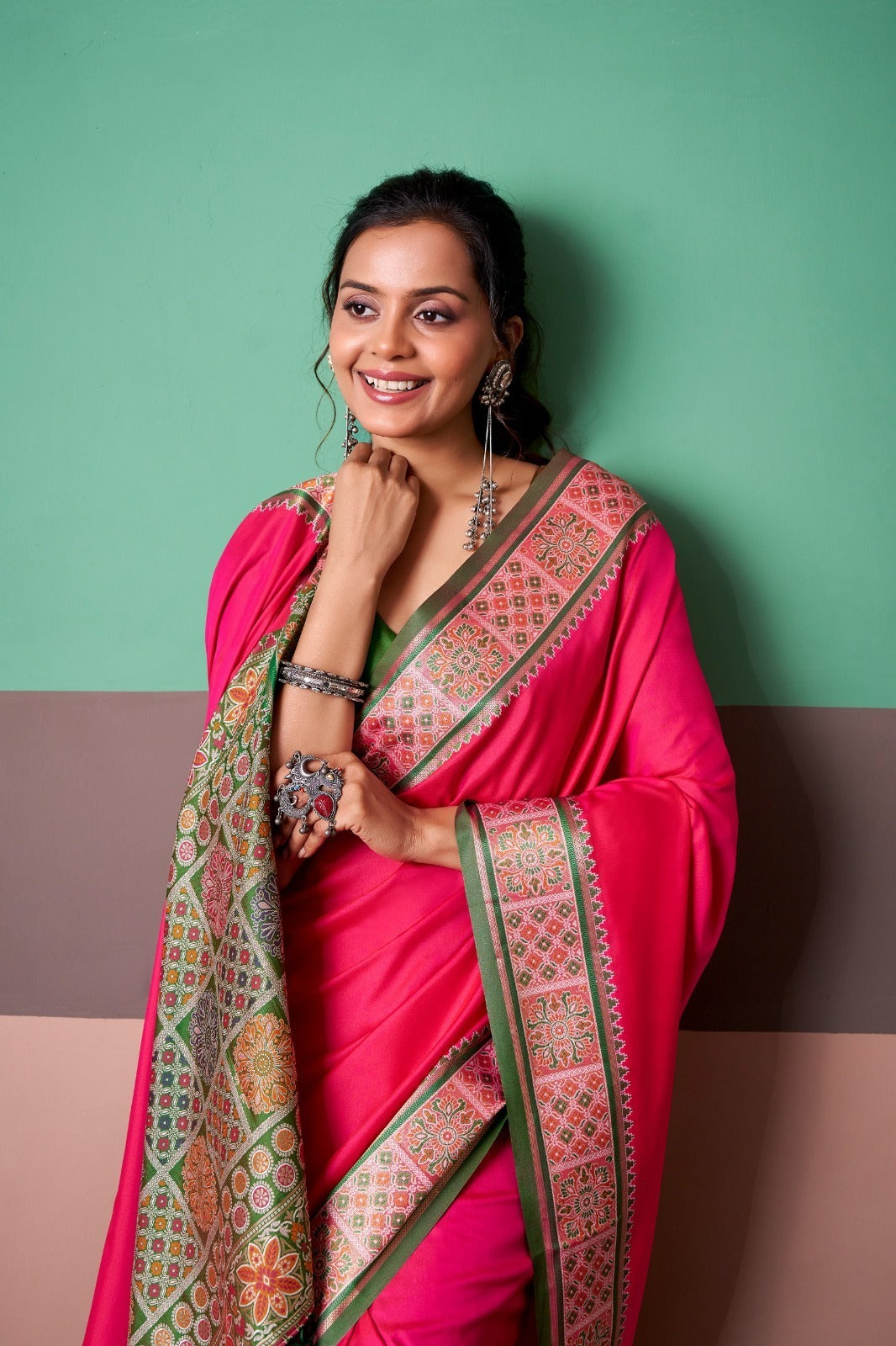 Pure Elegance: Premium Patola Silk Saree with Zari Border & Unstitched Blouse