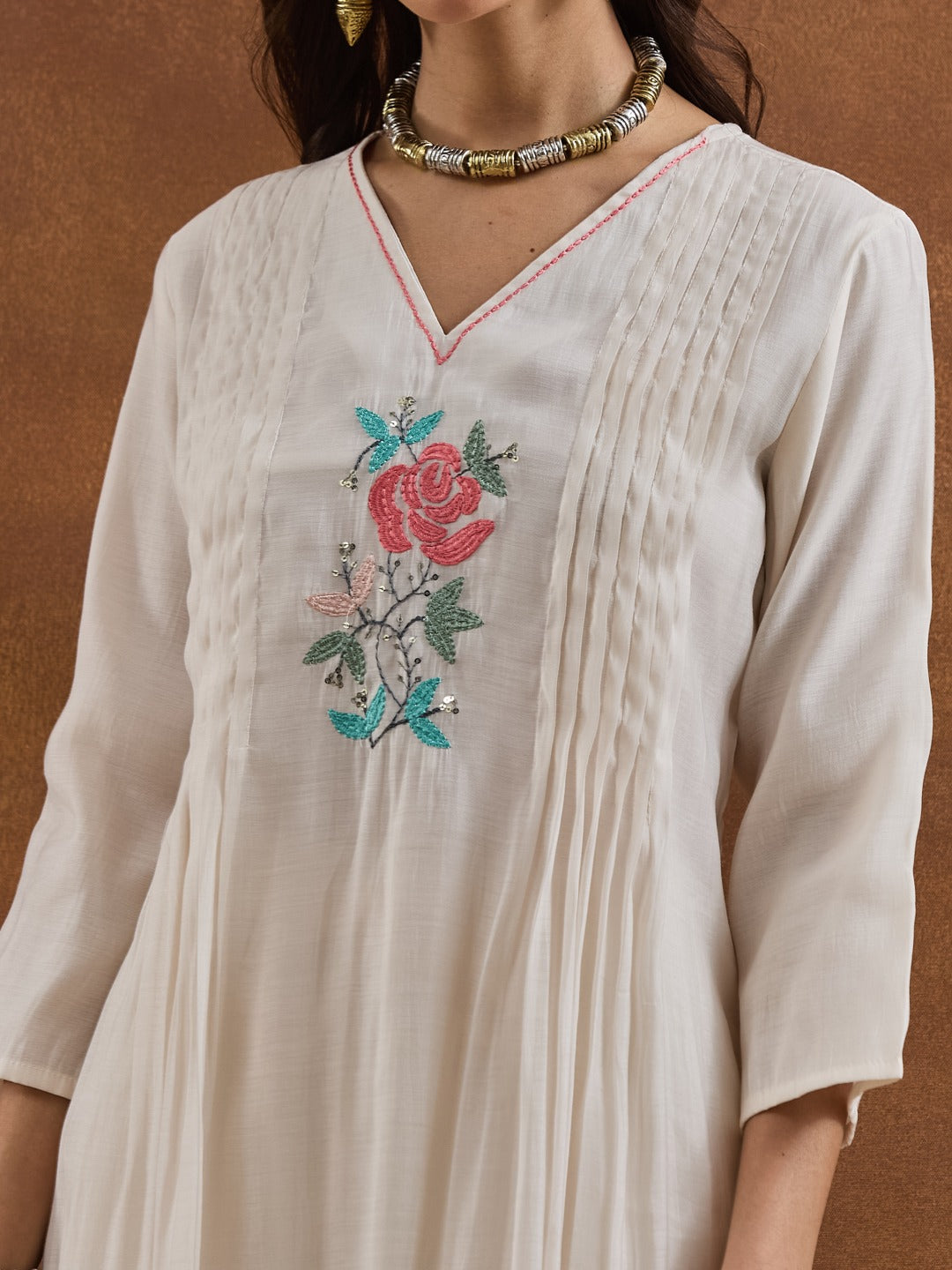 Women's Off-White Chanderi V-Neck A-Line Kurta Pant Set with Lining
