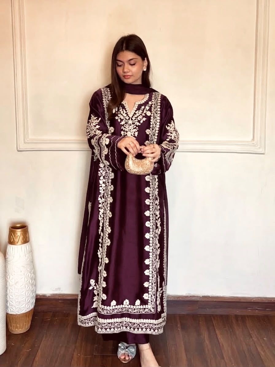 Effortless Opulence: Oversized Pure Satin Rayon Embroidered Kaftan Set with GPU Lace Tabby Organza Dupatta