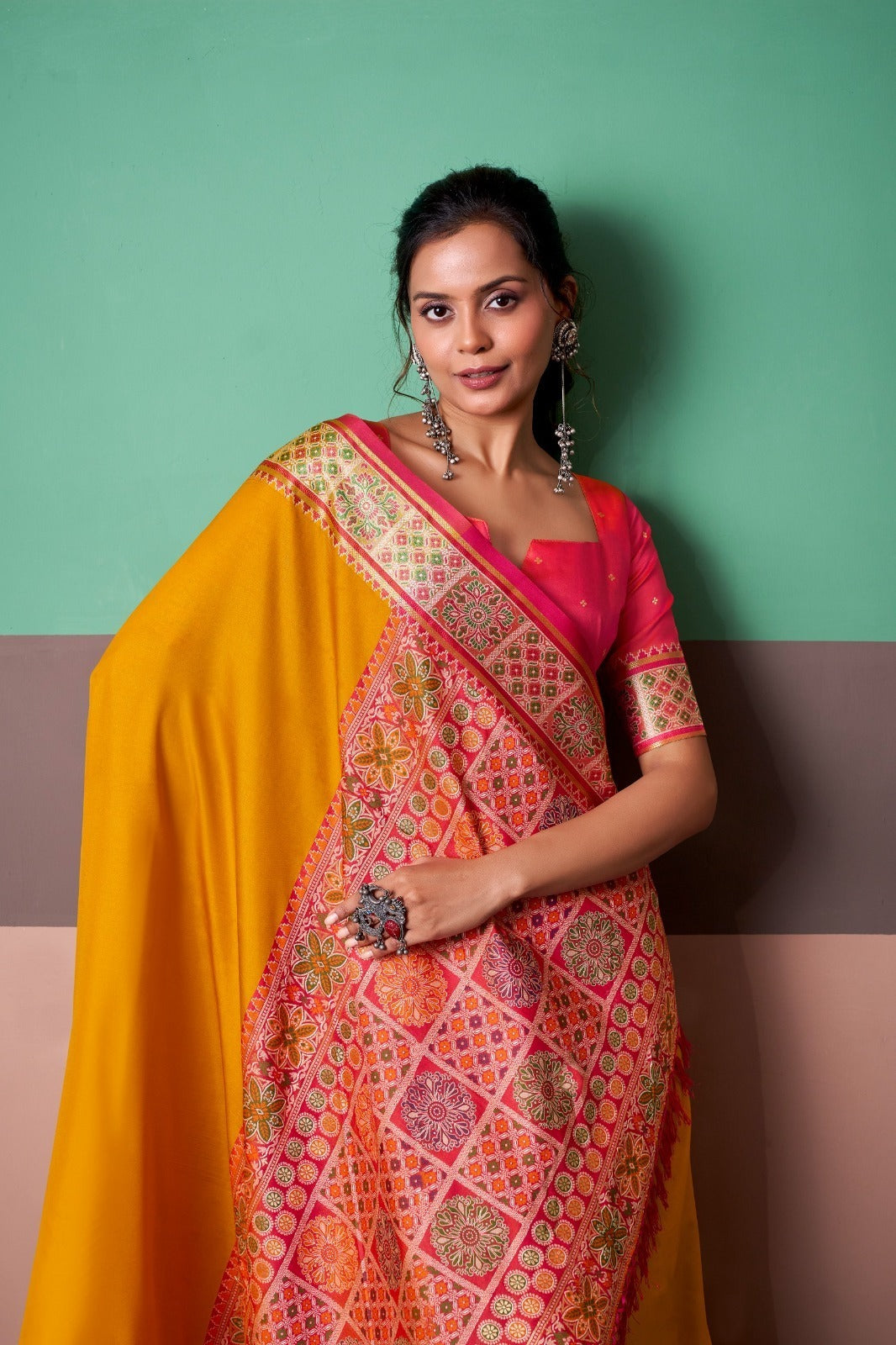 Pure Elegance: Premium Patola Silk Saree with Zari Border & Unstitched Blouse