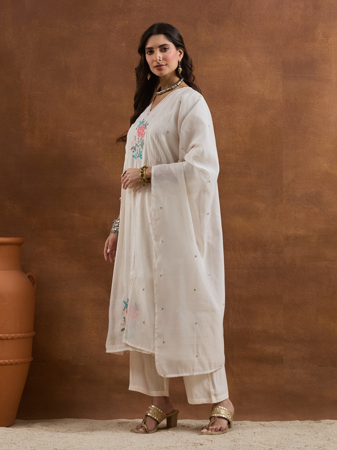 Women's Off-White Chanderi V-Neck A-Line Kurta Pant Set with Lining