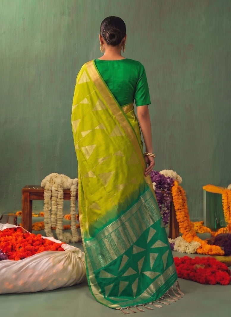 Opulent Radiance: Silk Blend Zari Saree with Contrast Border & Designer Pallu