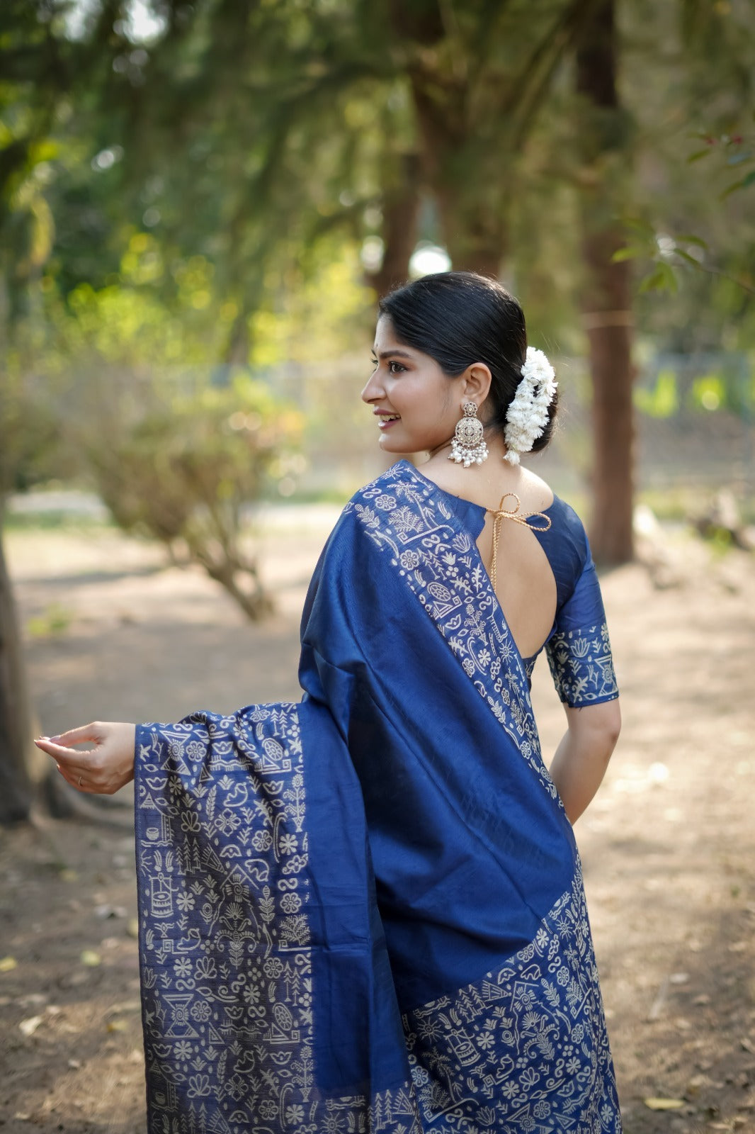 Royal Handloom Raw Silk Saree with Gala Border Detail & Running Blouse Piece