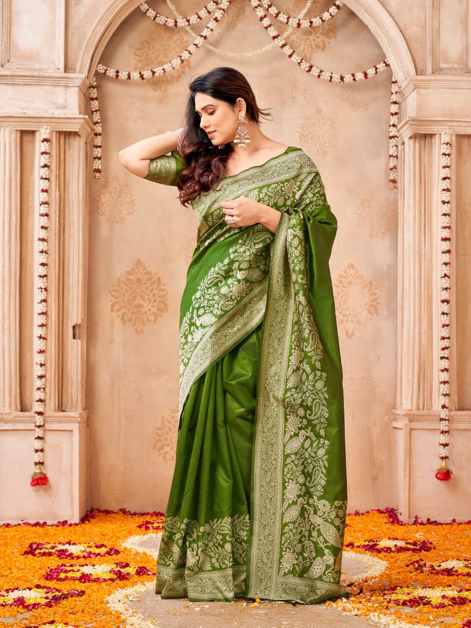 Bangalori Handloom Raw Silk Saree with Intricate Peacock & Jal Weaves