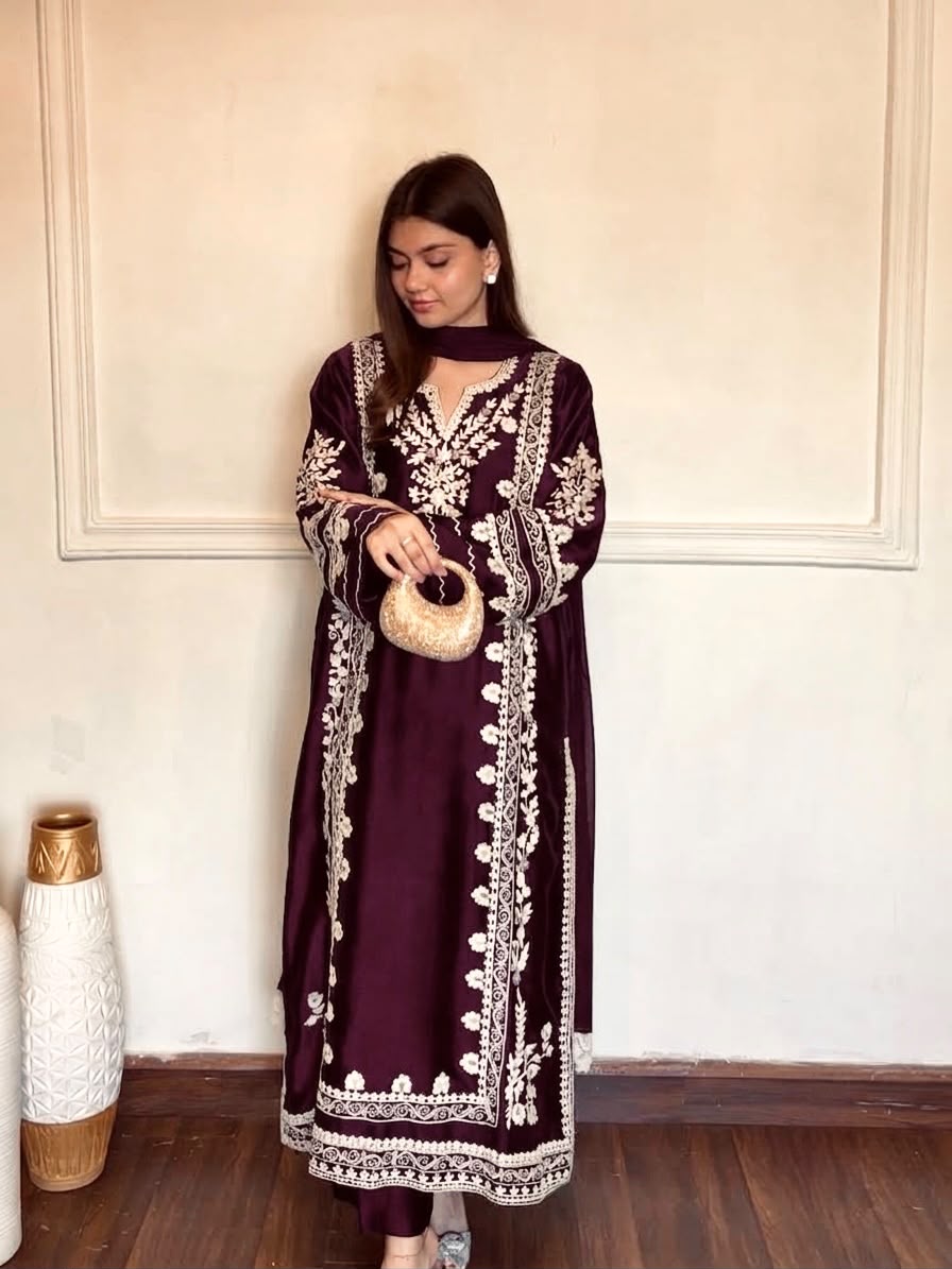 Effortless Opulence: Oversized Pure Satin Rayon Embroidered Kaftan Set with GPU Lace Tabby Organza Dupatta