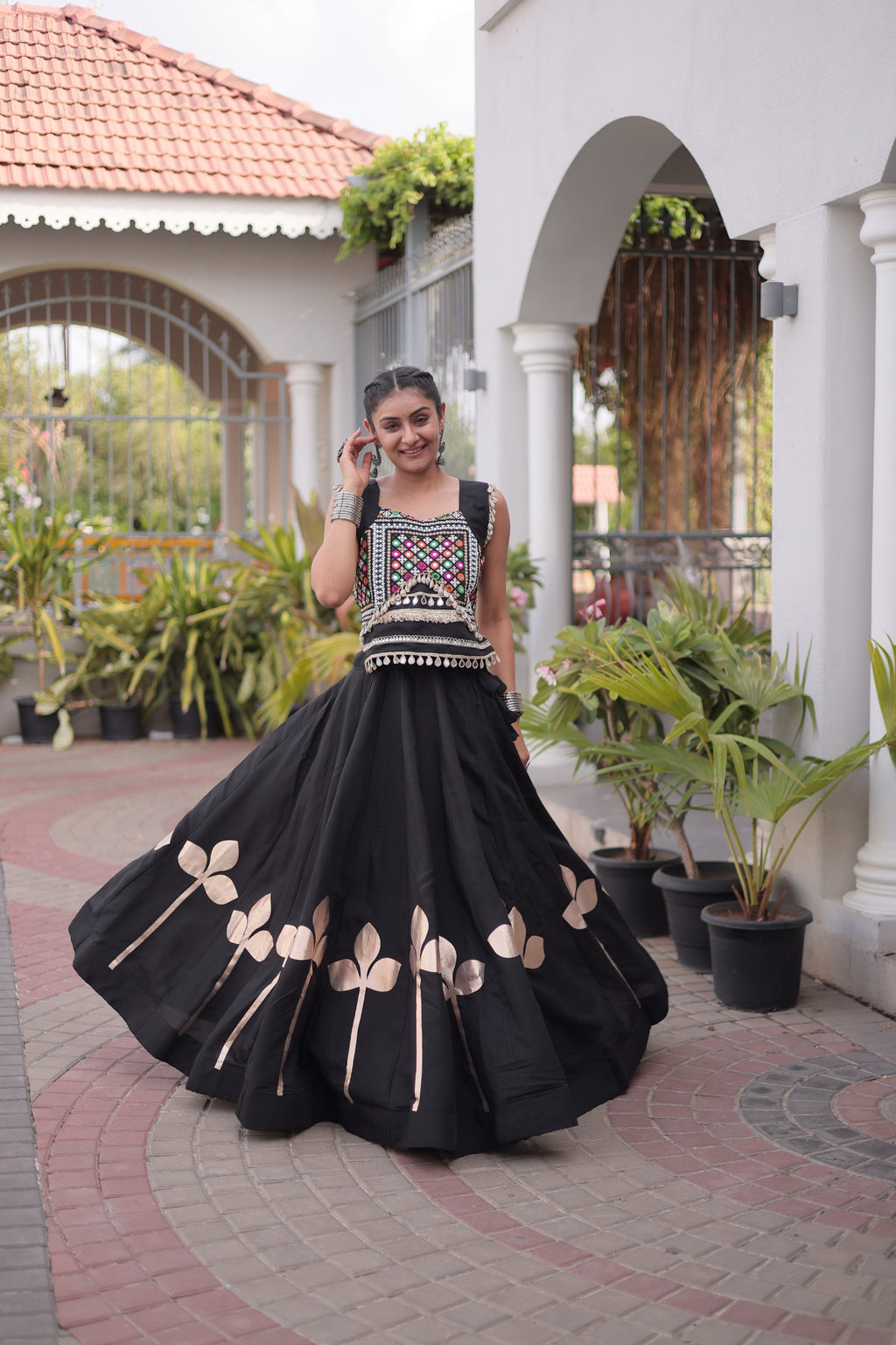 Royal Garba Glamour – Stunning Lehenga Choli Collection