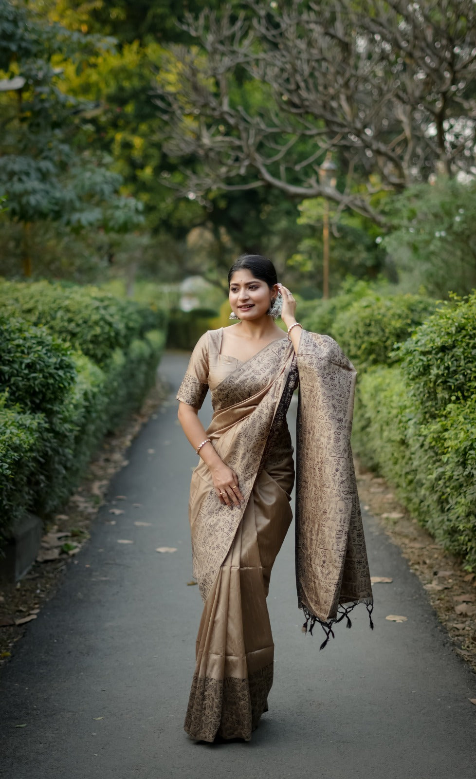 Royal Handloom Raw Silk Saree with Gala Border Detail & Running Blouse Piece