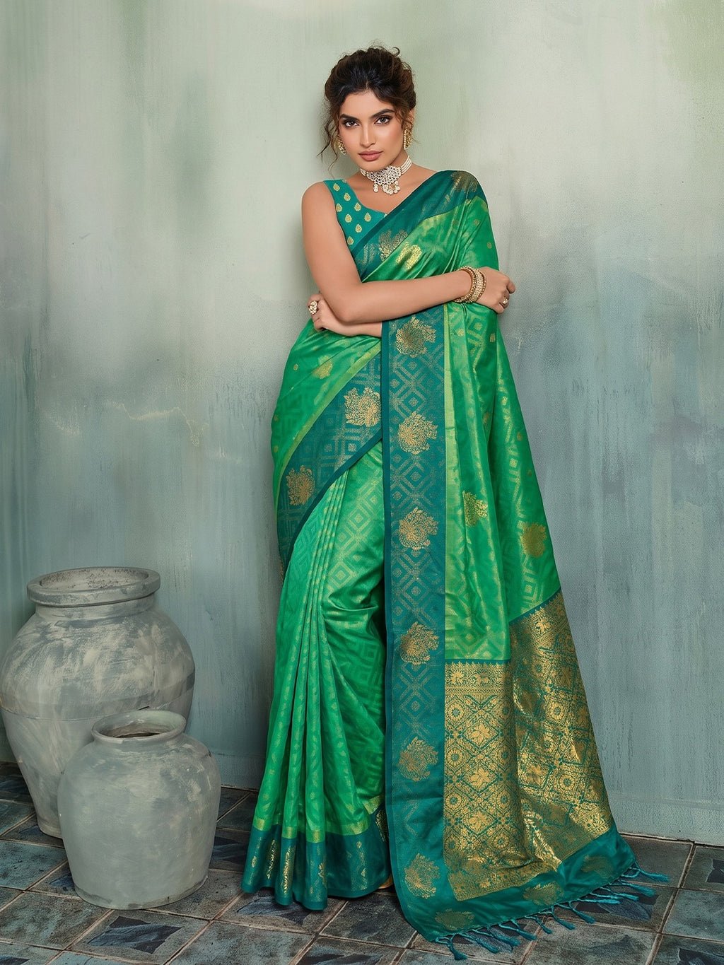 Rich Zari Woven Silk Blend Saree with Contrast Border & Designer Pallu
