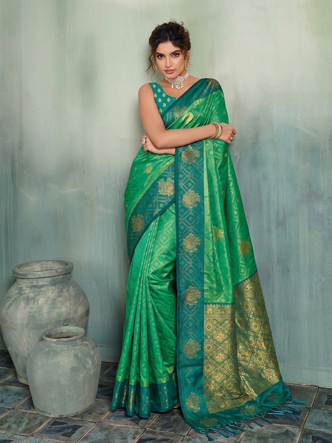 Rich Zari Woven Silk Blend Saree with Contrast Border & Designer Pallu