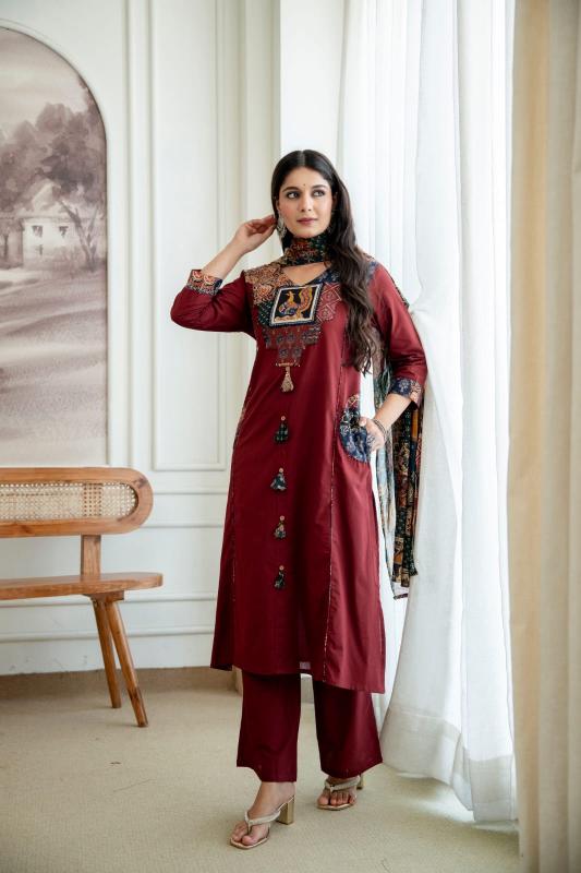 Effortless Elegance: Handcrafted Cotton Kurta Set with Applique, Katha Work & Designer Pockets