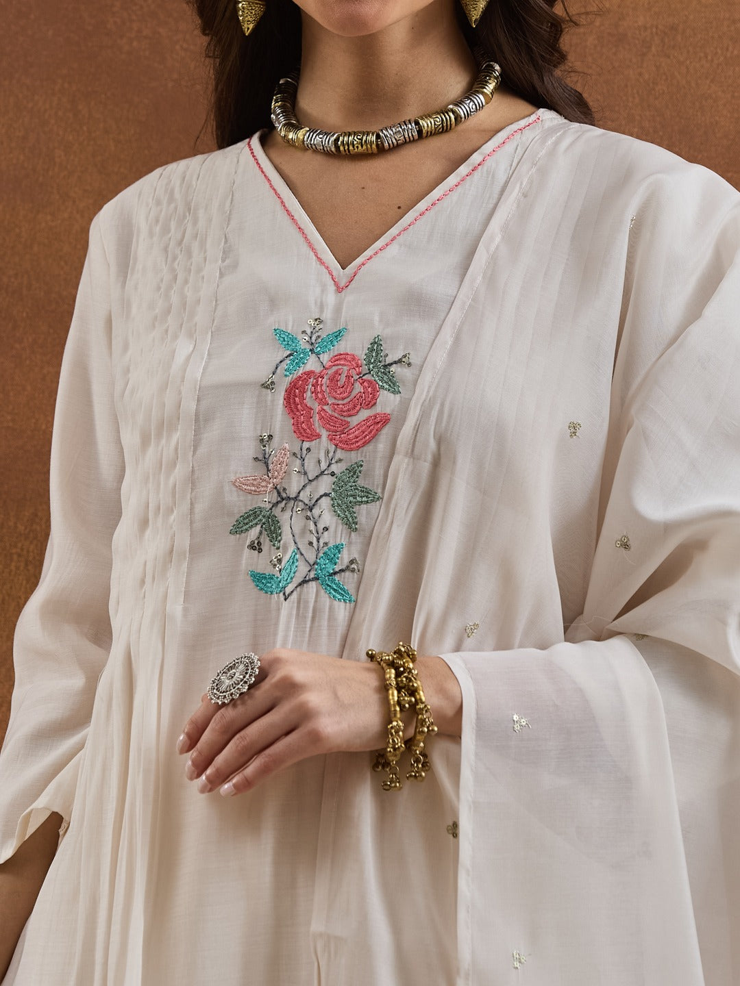 Women's Off-White Chanderi V-Neck A-Line Kurta Pant Set with Lining