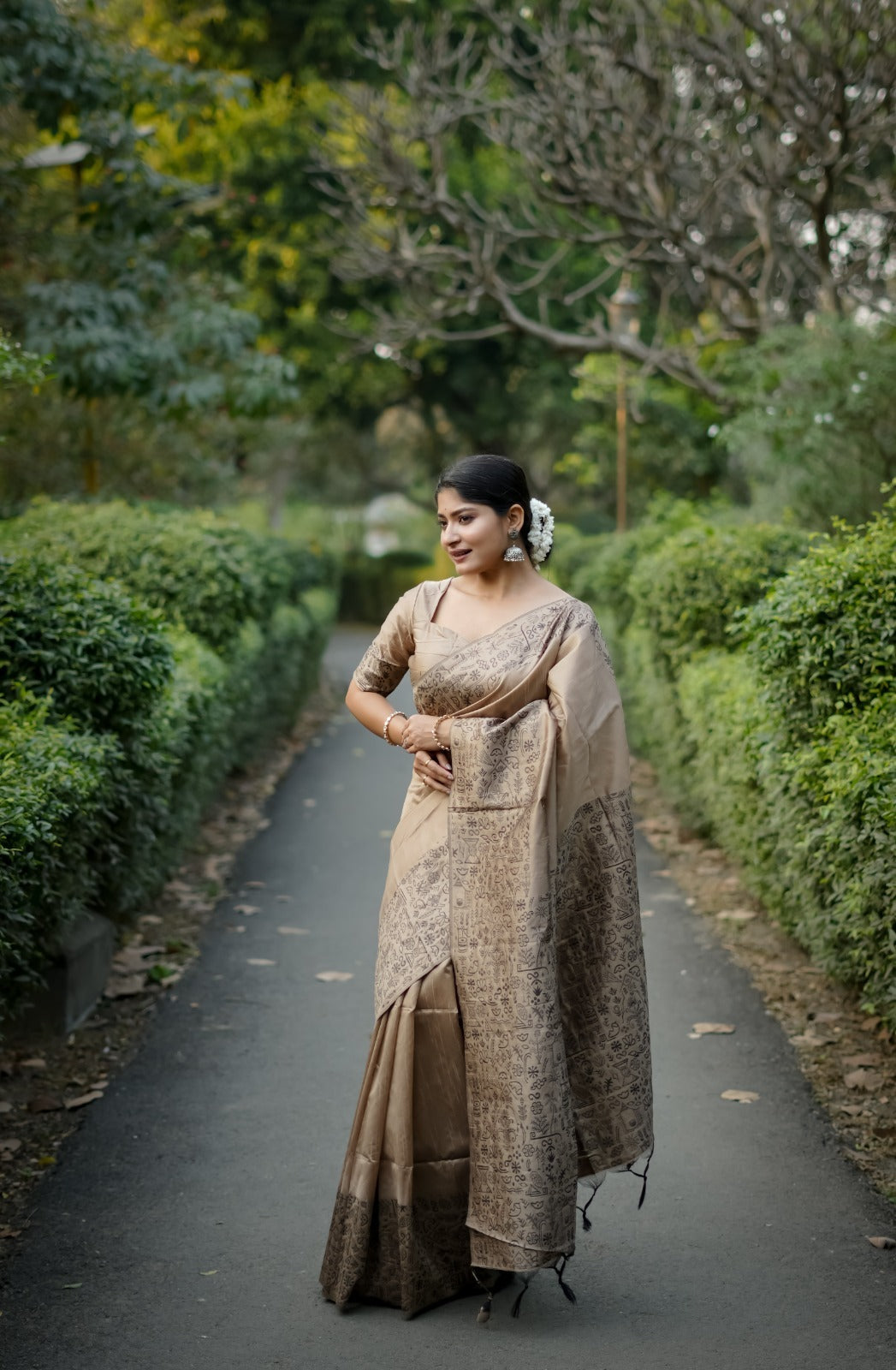 Royal Handloom Raw Silk Saree with Gala Border Detail & Running Blouse Piece