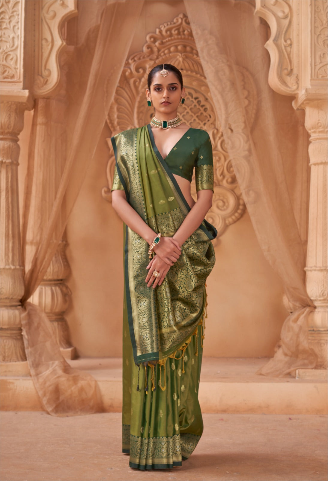 Opulent Festive Grace: Soft Silk Woven Banarasi Saree for Weddings