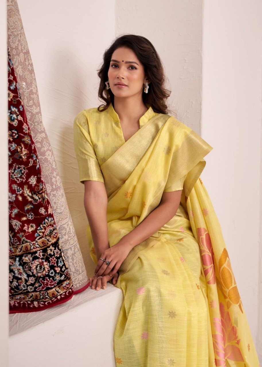 Dynamic Silk: Soft Linen Saree with Rich Jacquard Pallu & Matching Blouse Piece