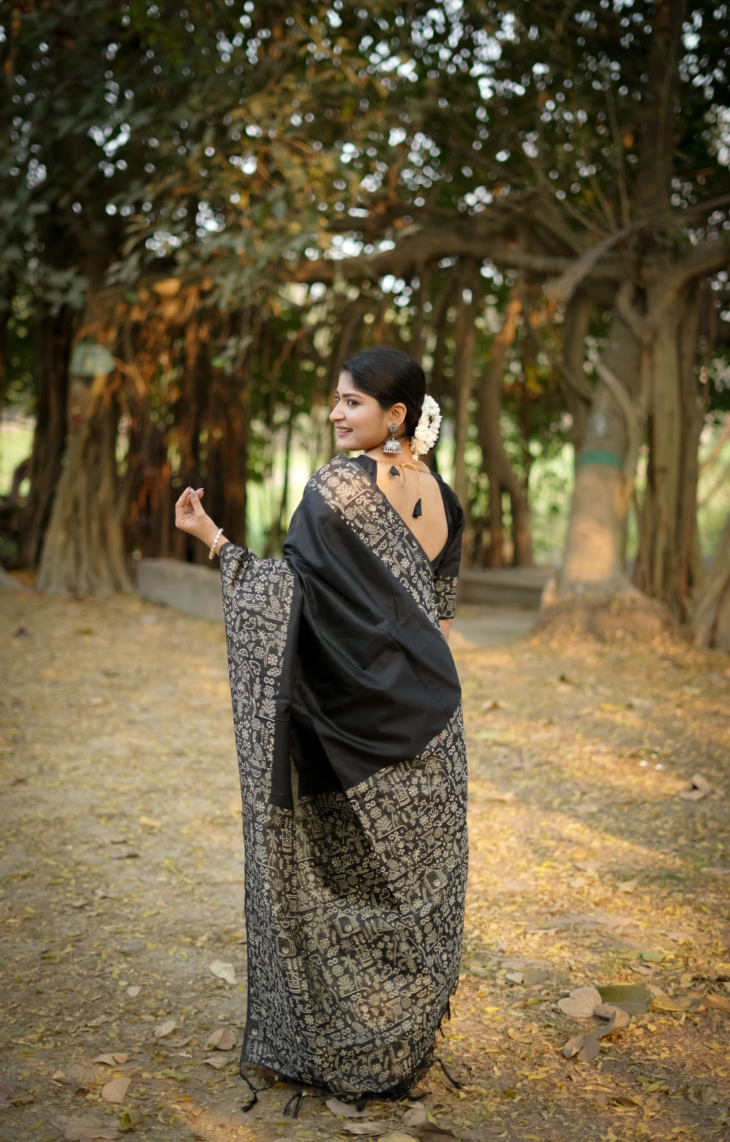 Royal Handloom Raw Silk Saree with Gala Border Detail & Running Blouse Piece