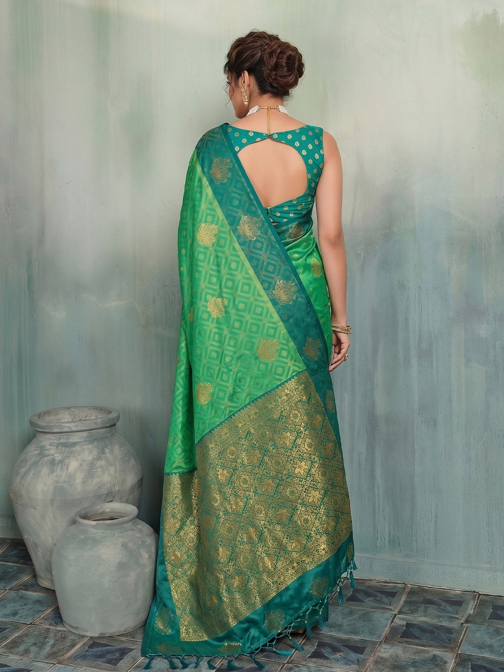 Rich Zari Woven Silk Blend Saree with Contrast Border & Designer Pallu