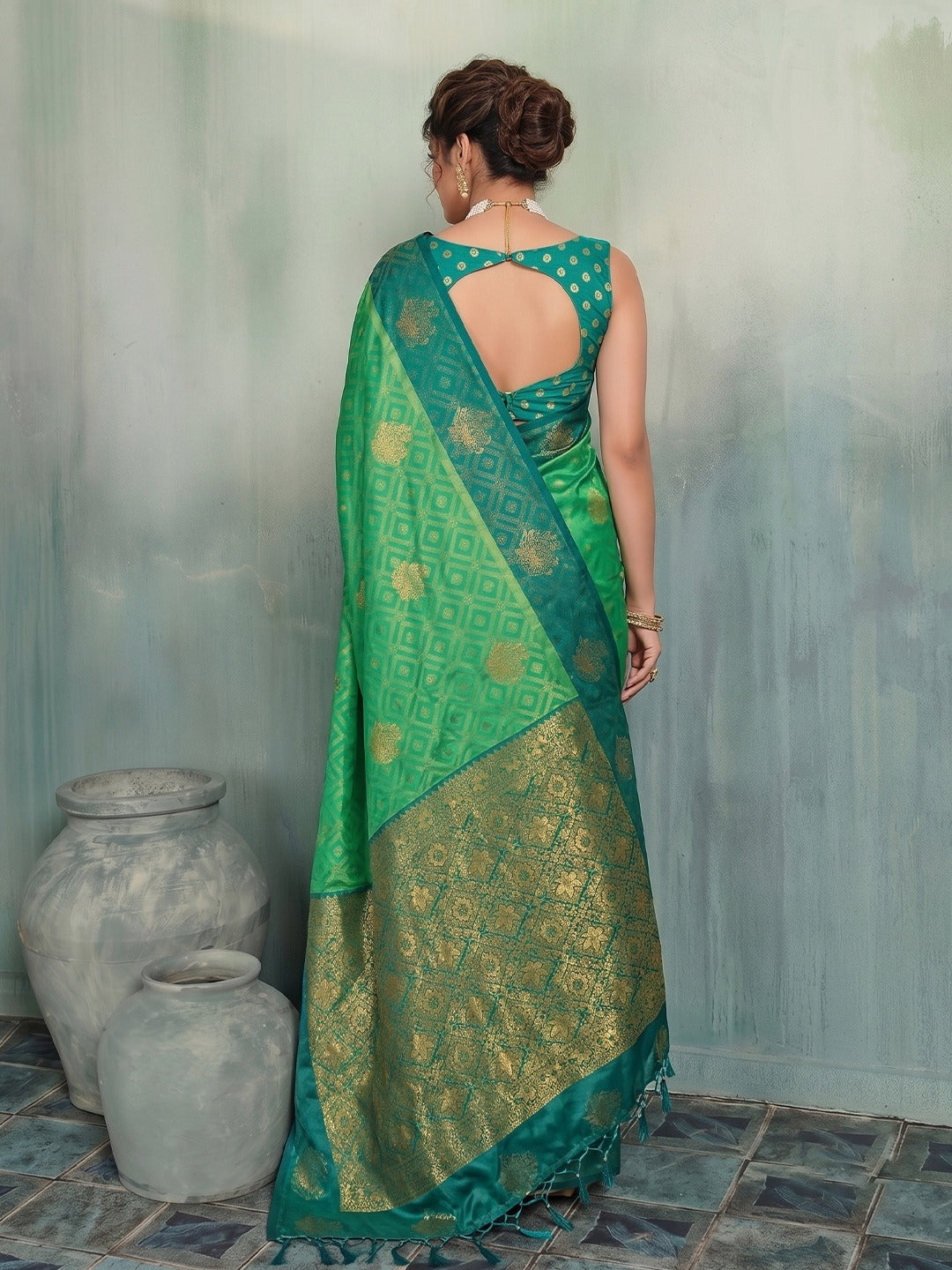 Rich Zari Woven Silk Blend Saree with Contrast Border & Designer Pallu