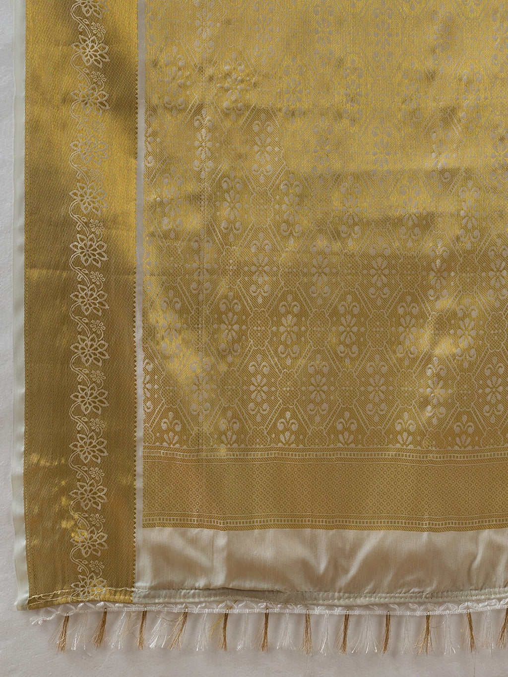 Royal Kanchivaram Silk Sarees: Pure Opulence for Weddings & Celebrations