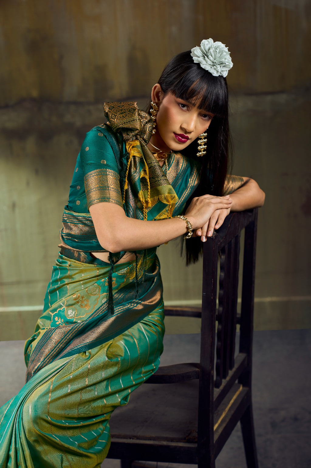 Premium Handloom Silk Saree with Pochampally Weave & Intricate Zari Pallu