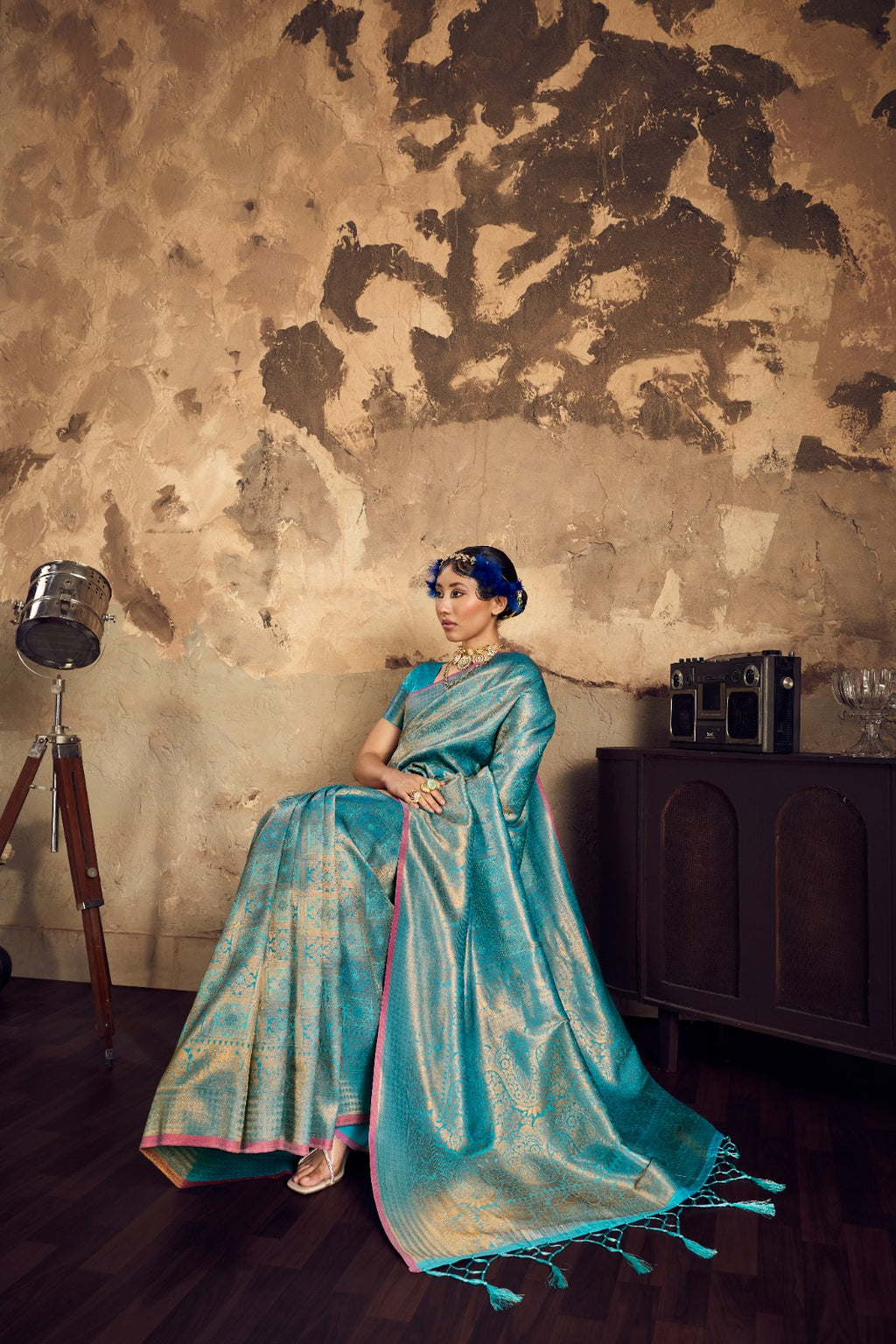 Ethereal Handloom Silk Saree with Intricate Weaving & Unstitched Blouse Piece