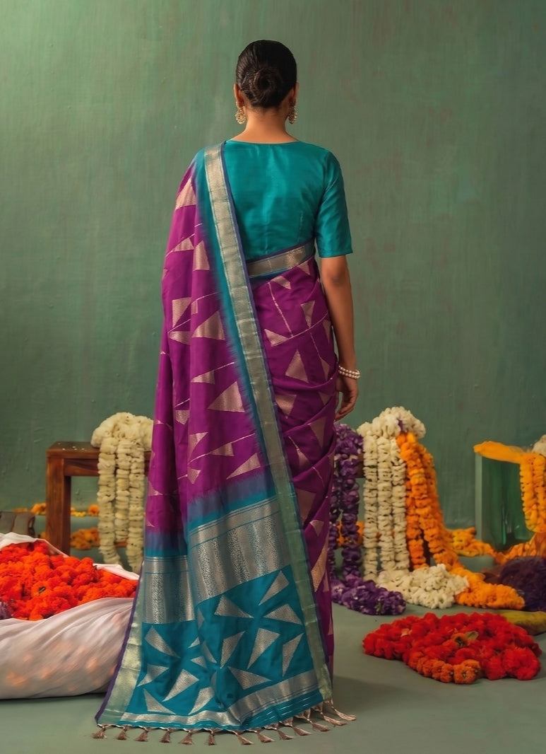 Opulent Radiance: Silk Blend Zari Saree with Contrast Border & Designer Pallu