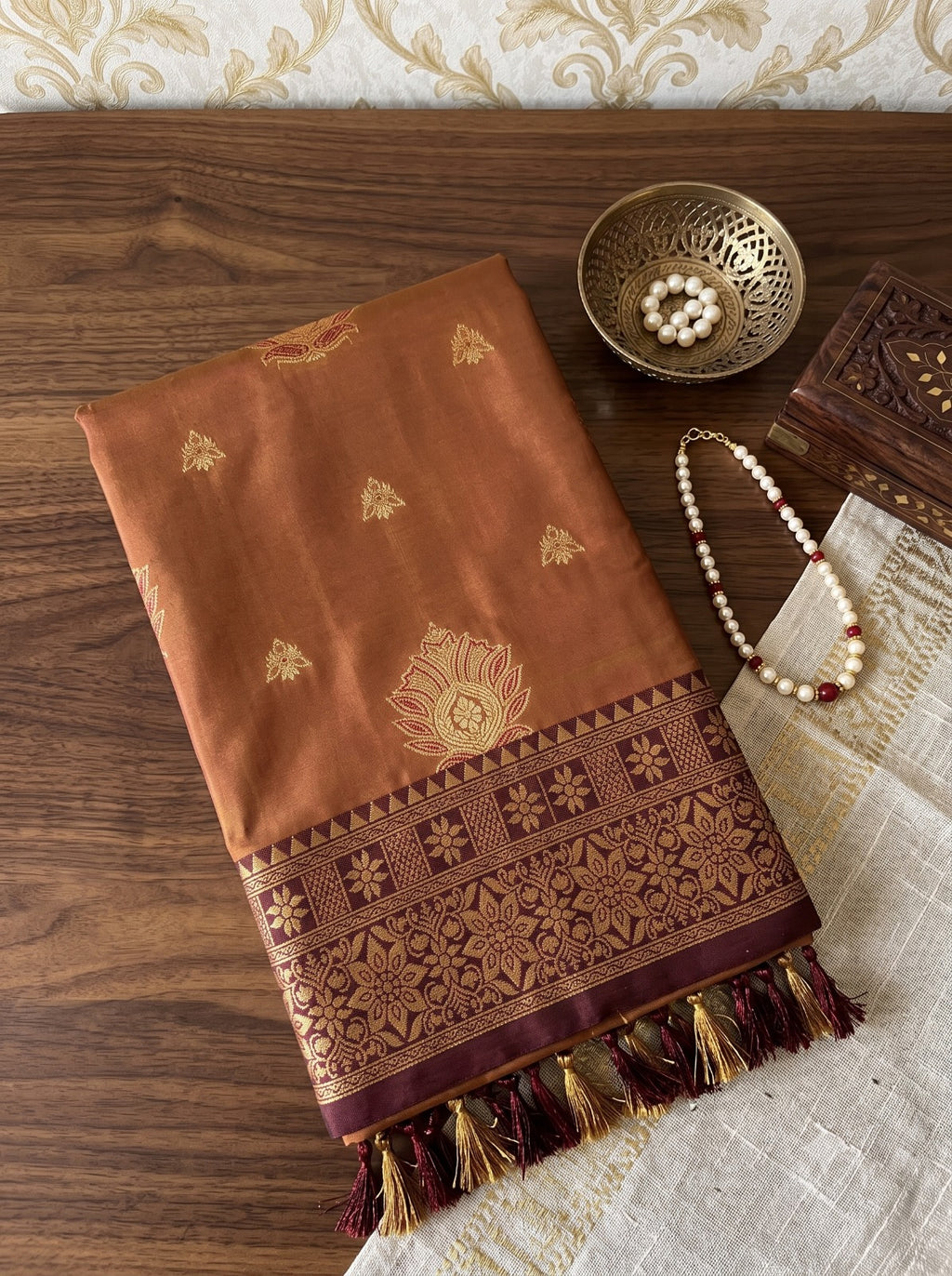 Royal Silk Saree with Traditional Woven Contrast Zari Border & Elegant Pallu
