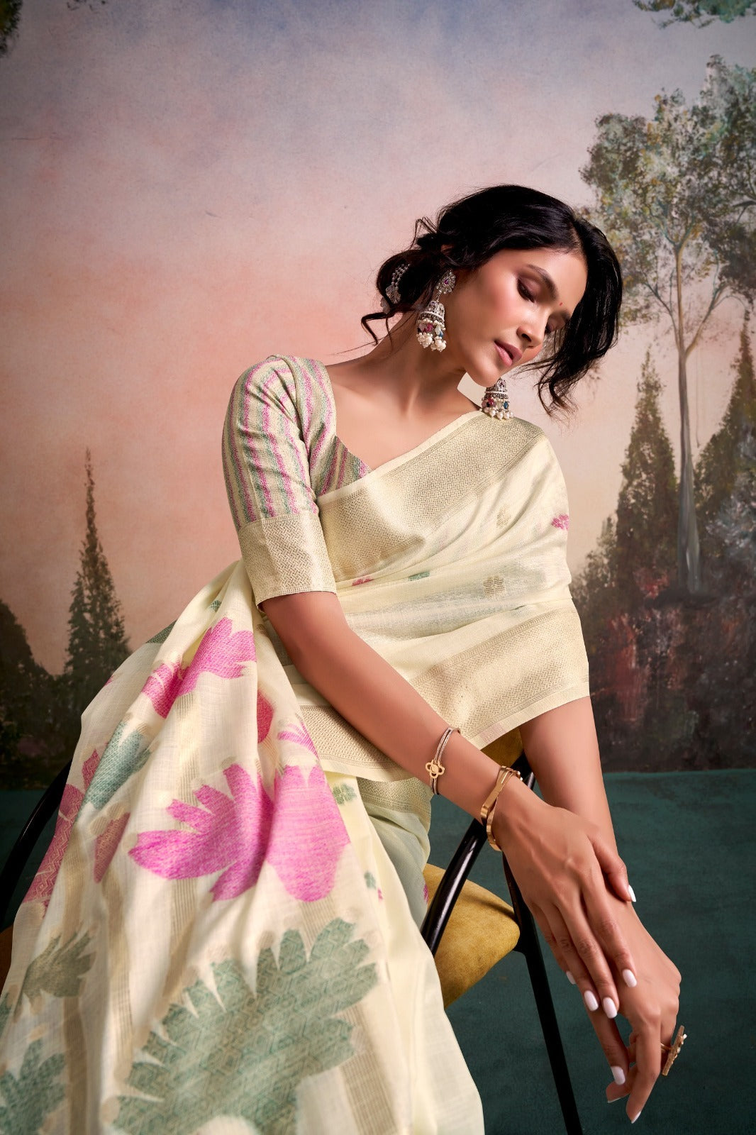 Ethereal Linen Silk Saree with Floral Motif Pallu & Printed Blouse Piece