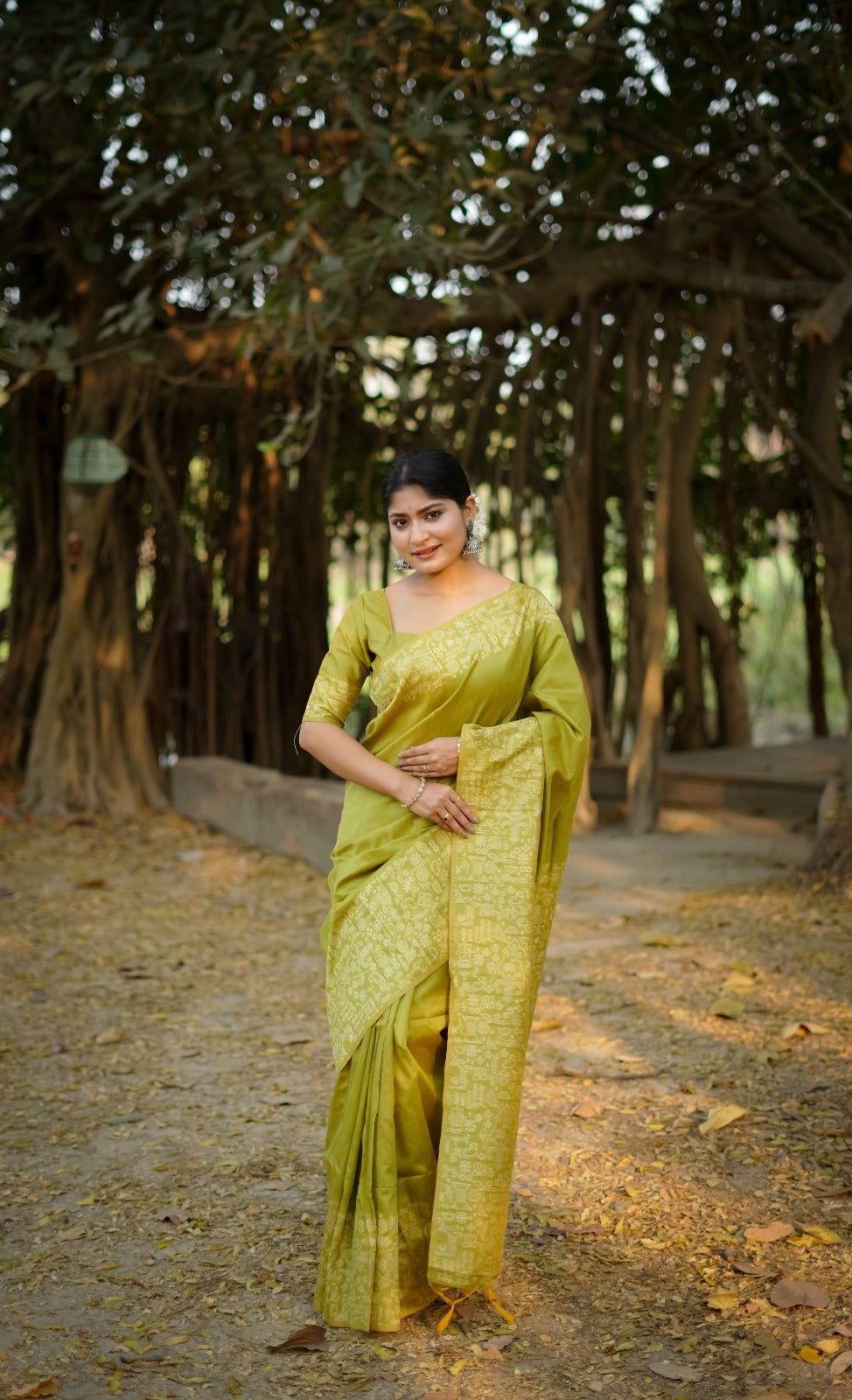 Royal Handloom Raw Silk Saree with Gala Border Detail & Running Blouse Piece