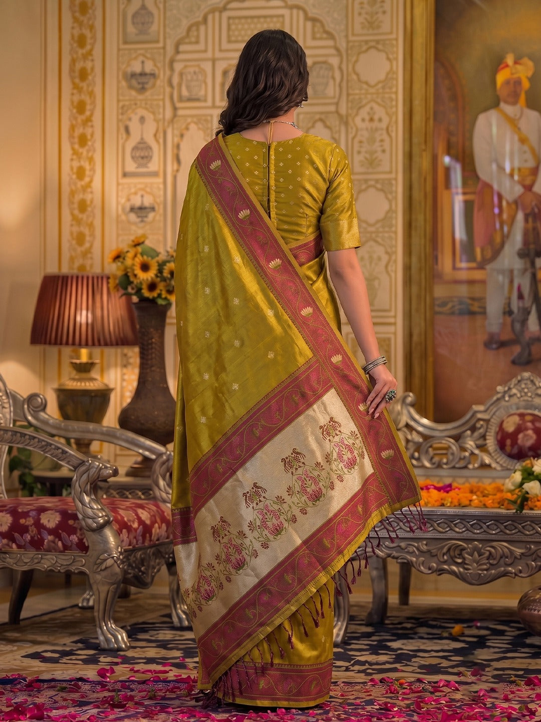 Exquisite Tissue Silk Saree with Intricate Designer Pallu & Woven Border