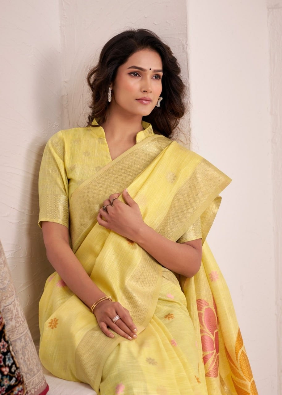 Dynamic Silk: Soft Linen Saree with Rich Jacquard Pallu & Matching Blouse Piece