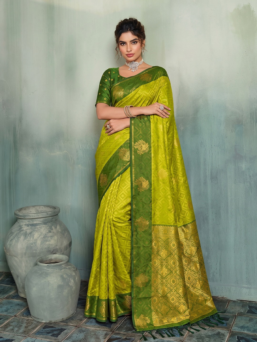 Rich Zari Woven Silk Blend Saree with Contrast Border & Designer Pallu