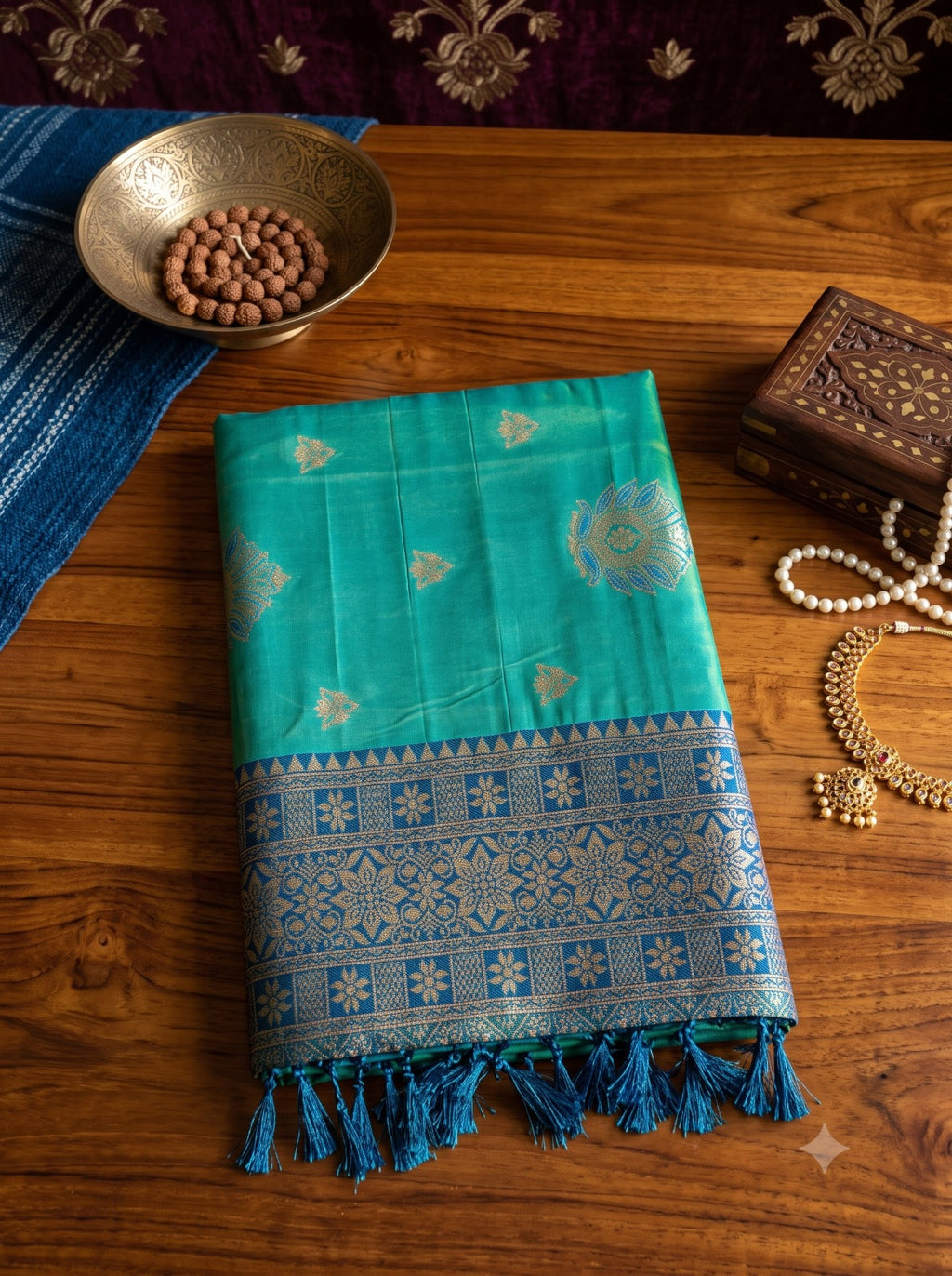 Royal Silk Saree with Traditional Woven Contrast Zari Border & Elegant Pallu