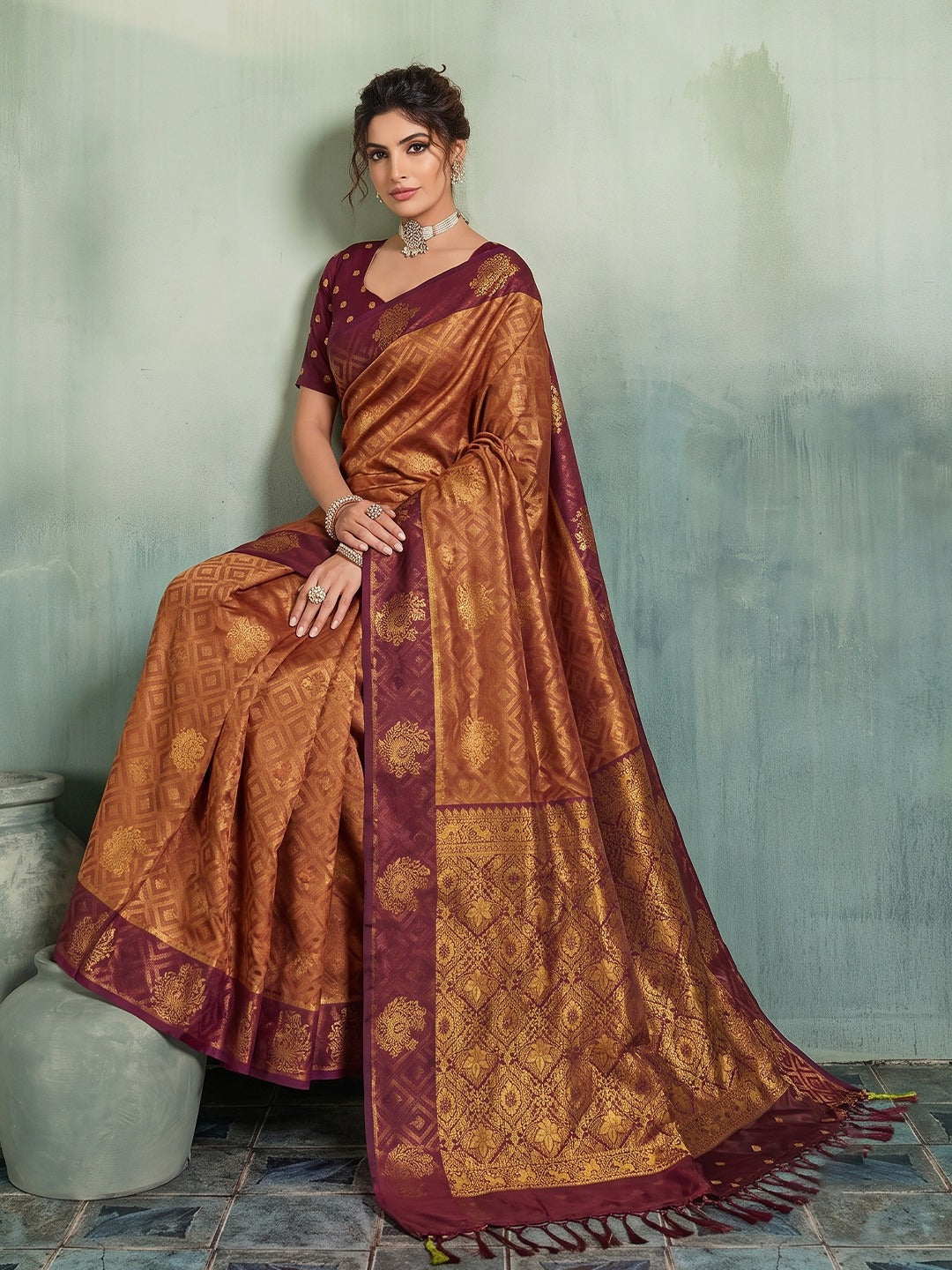 Rich Zari Woven Silk Blend Saree with Contrast Border & Designer Pallu
