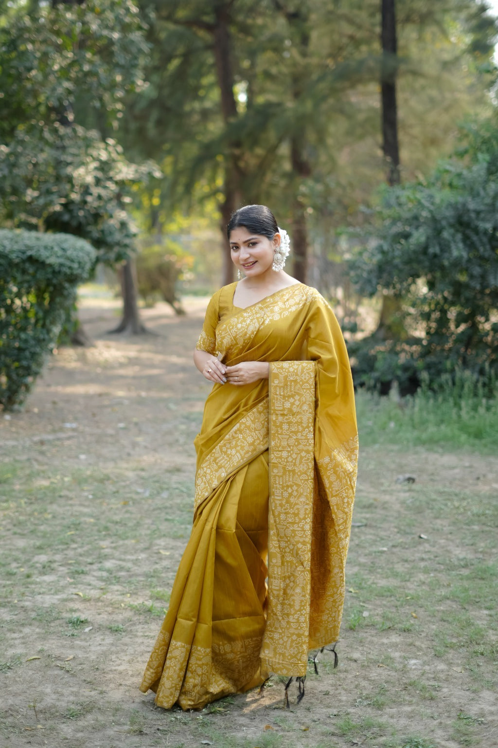 Royal Handloom Raw Silk Saree with Gala Border Detail & Running Blouse Piece