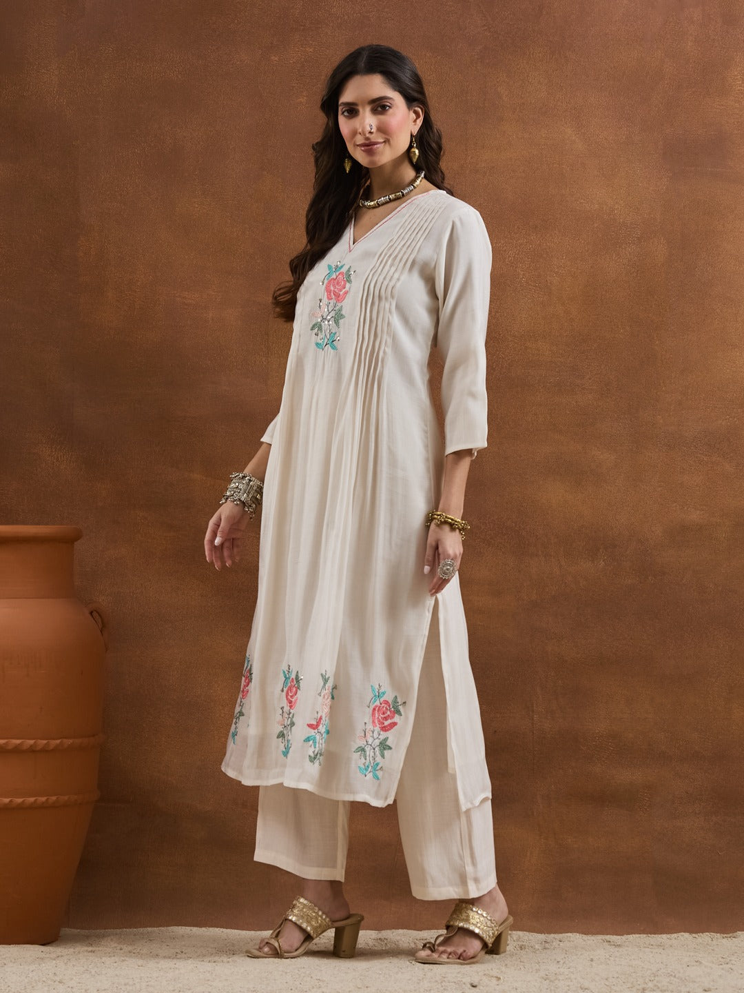 Women's Off-White Chanderi V-Neck A-Line Kurta Pant Set with Lining