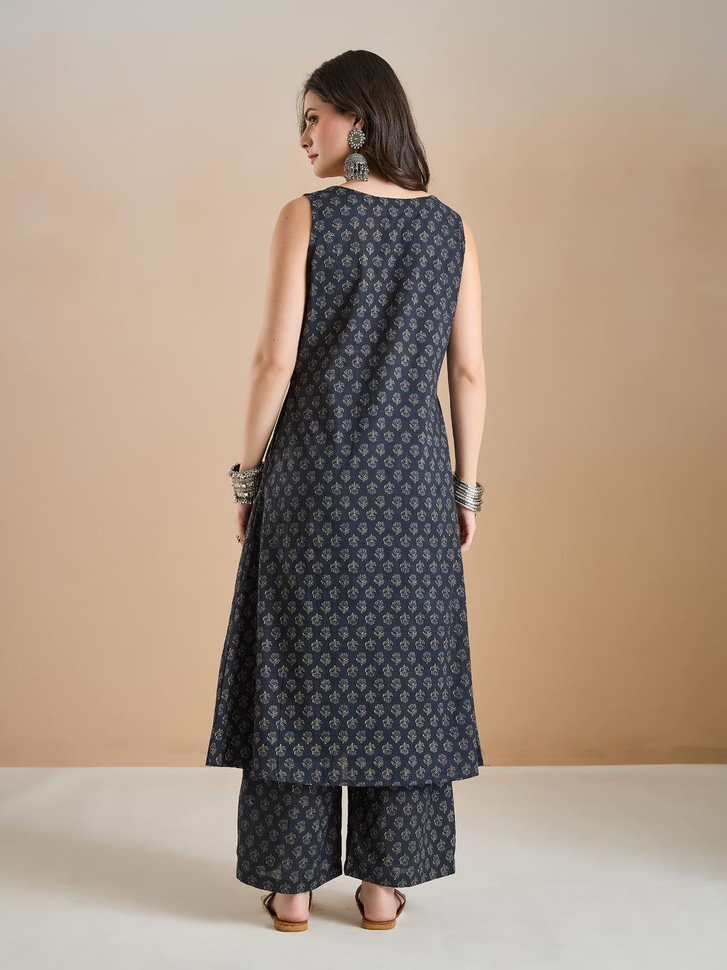 Women Floral Printed Pure Cotton A-line Black Kurta With Palazzos